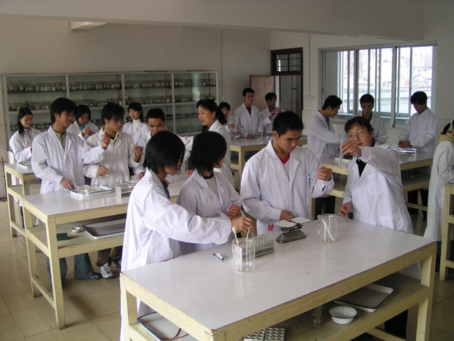 为什么贵阳市卫生学校报名火爆?