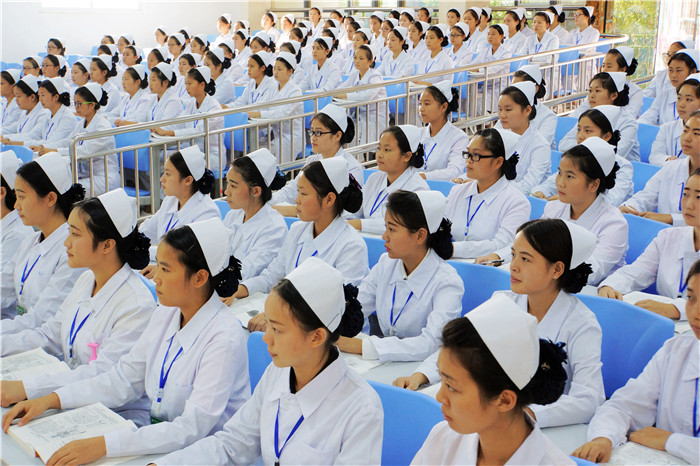 贵阳市卫生学校什么专业比较适合初中生?