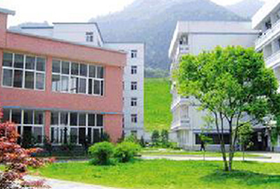 成都华大医药卫生学校设施设备怎么样