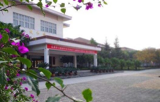 重庆渝北区地铁学校去哪学?