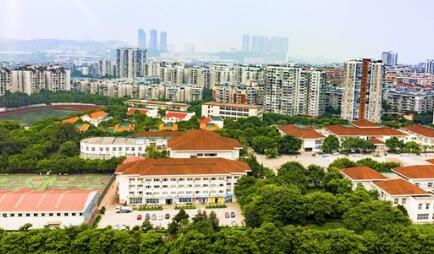 重庆渝北区铁路学校去哪里比较好?