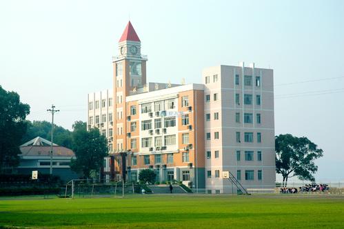重庆江北区高铁学校怎么选择?