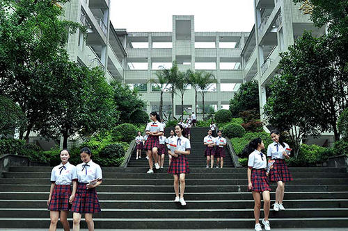 重庆女子职业高级中学学费是多少?