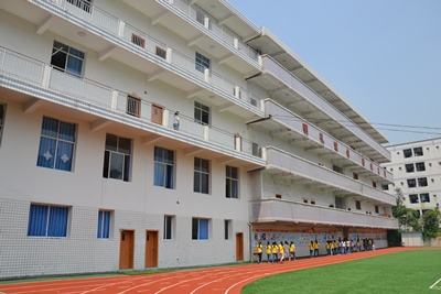 重庆轻轨学校收费贵吗?