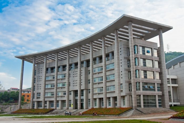 2019年重庆市工贸高级技工学校报名地址在哪里呢？